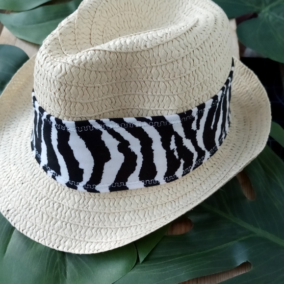 2 in 1 Zebra Print Fedora and Headband 🦓 - Picture 5 of 8